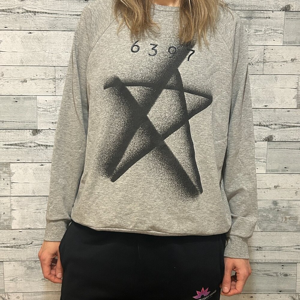 6397 Pentagram long sleeve grey shirt medium